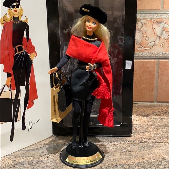 Donna Karan Limited Edition Bloomingdales Barbie - Picture 4 of 16